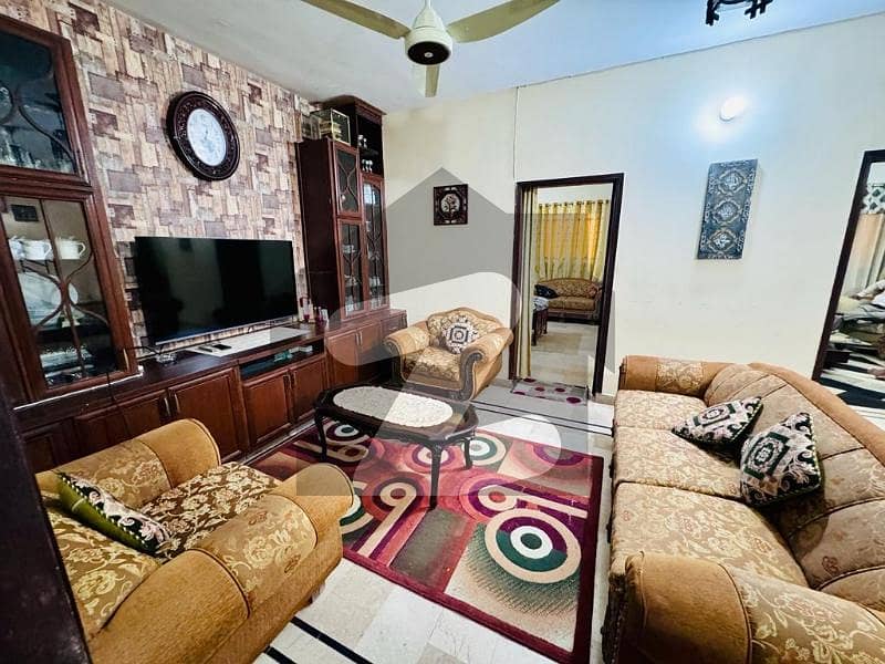 مہران بنگلوز ٹاؤن گلستانِ جوہر,کراچی میں 6 کمروں کا 8 مرلہ مکان 2.8 کروڑ میں برائے فروخت۔