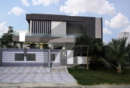 01 KANAL LAVISH & LUXURIOUS HOUSE FOR SALE IN DHA PHASE 6