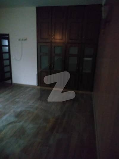 DHA PHASE 3 SELF MADE 22 MARLA BUNGALOW FACING PARK FOR SALE