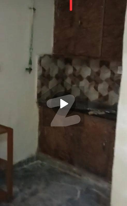 شلے ویلی راولپنڈی میں 2 کمروں کا 4 مرلہ مکان 22.0 ہزار میں کرایہ پر دستیاب ہے۔