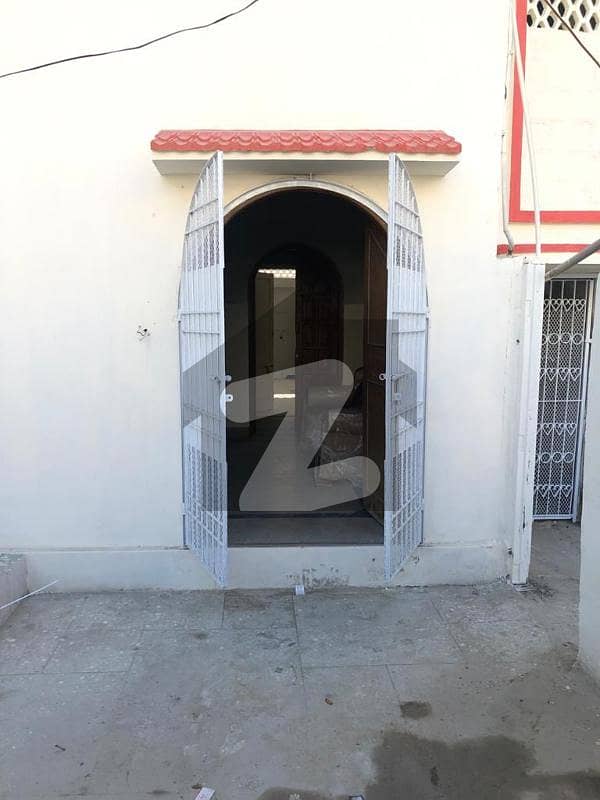 پی ای سی ایچ ایس بلاک 2 پی ای سی ایچ ایس,جمشید ٹاؤن,کراچی میں 11 کمروں کا 12 مرلہ مکان 6.25 کروڑ میں برائے فروخت۔