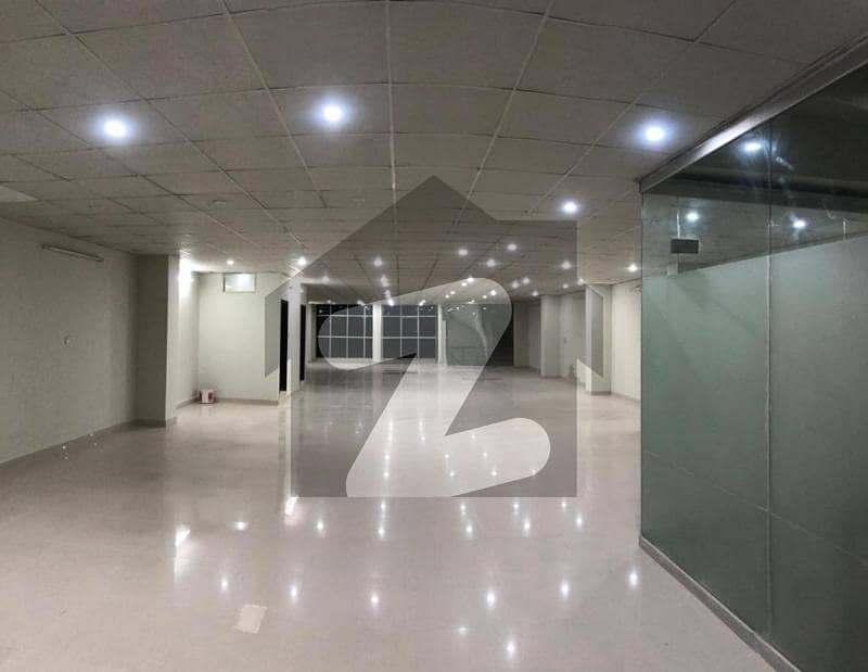 G/9_4 SPACE FOE RENT TOTAL SPACE : 5200 PER SQFT 220 IDEAL LOCATION