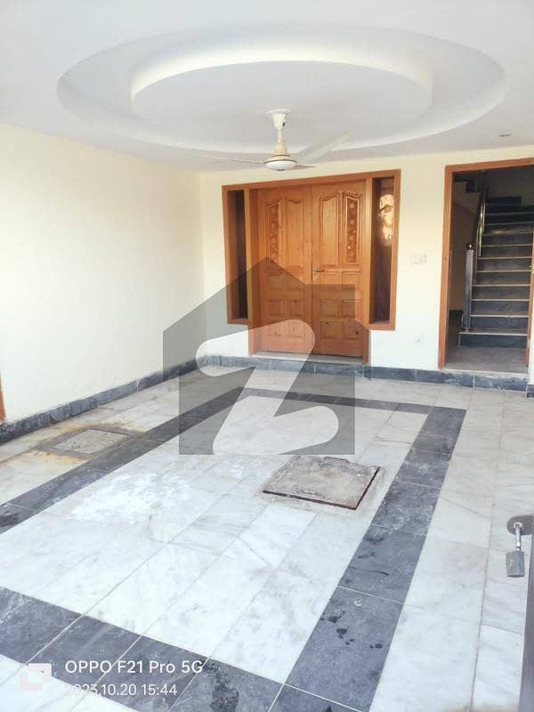 7 Marla Boulevard House Available For Rent With Gas In Usman Block