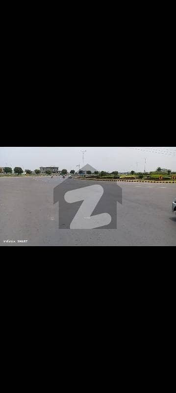 CHEAPEST PRICE ONE KANAL POSSESSION PLOT FOR SALE IN LOCATED DHA PHASE 8 BLOCK V