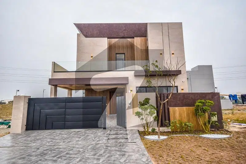 10 Marla Modern House For Sale At Top Location & Easy Approach To Main Road