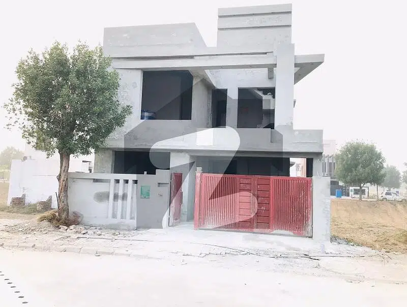 8 Marla A Construction Facing Park Grey Structure At Very Prime Location Of Southern Ext Bahria Orchard Lahore