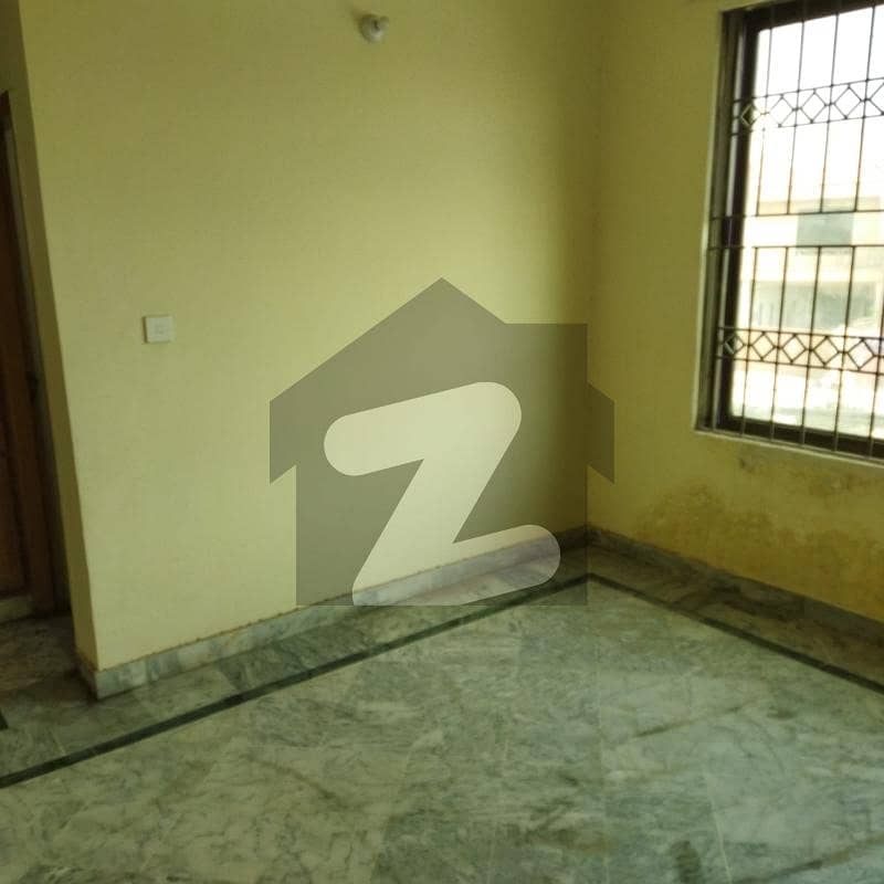 Beautiful Upper Portion Marble Flooring Good Condition Best For Living