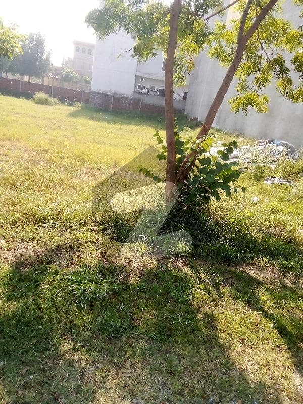 A Residential Plot Of 4500 Square Feet In Lahore