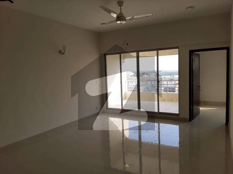 نیوی ہاؤسنگ سکیم کارساز کراچی میں 5 کمروں کا 16 مرلہ فلیٹ 8.75 کروڑ میں برائے فروخت۔