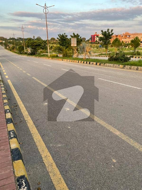1 Kanal Ideal Location Plot For Sale In E Block