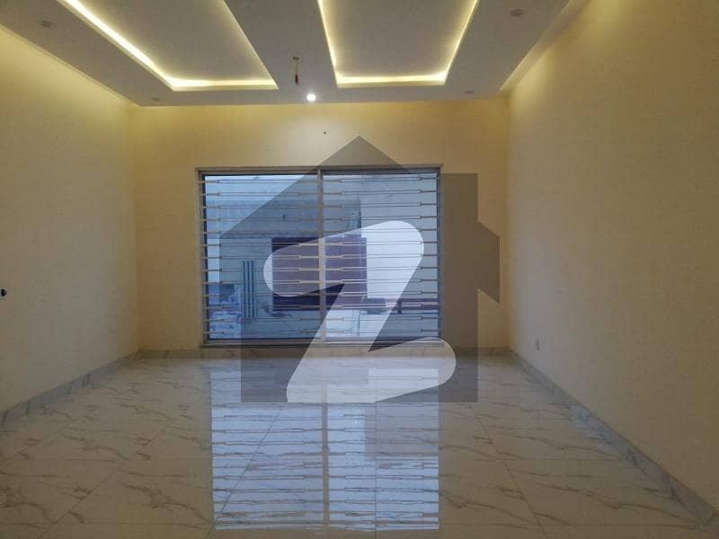 DHA PHASE 6 1KANAL UPER PORTION AVAILABLE FOR RENT LOWER PORTION LOCK IDEAL LOCATION