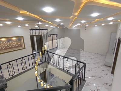 لوئر کینال روڈ فیصل آباد میں 4 کمروں کا 5 مرلہ مکان 1.8 کروڑ میں برائے فروخت۔