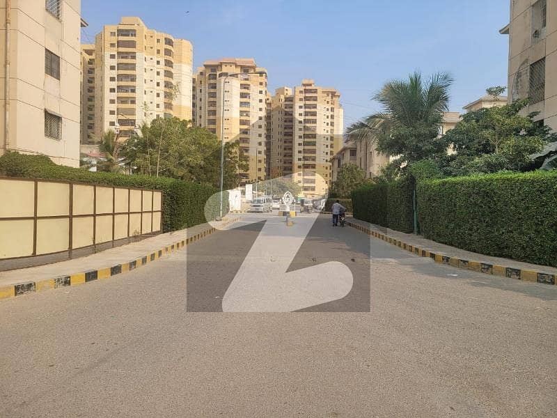 Centrally Located Flat For Sale In Gulistan-E-Jauhar - Block 10 Available