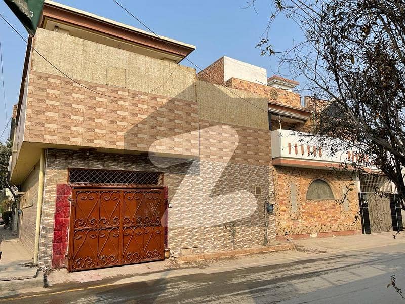 4.4 Marla Corner House For Sale In Madina Town