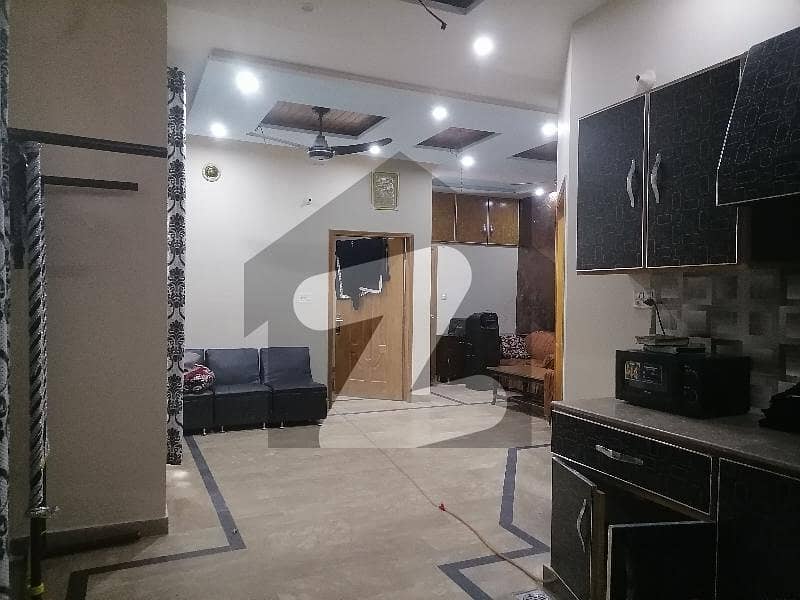 پنجاب سمال انڈسٹریز کالونی لاہور میں 4 کمروں کا 3 مرلہ مکان 1.3 کروڑ میں برائے فروخت۔