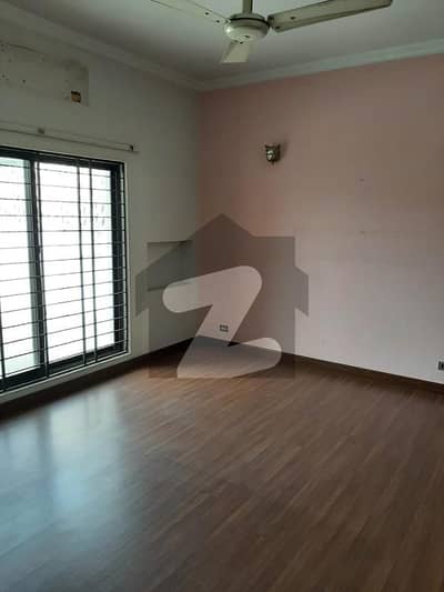 10 Marla Beautiful House For Sale In DHA Phase 03 Z Block 10 Marla Beautiful House For Sale In DHA Phase 03 Z Block