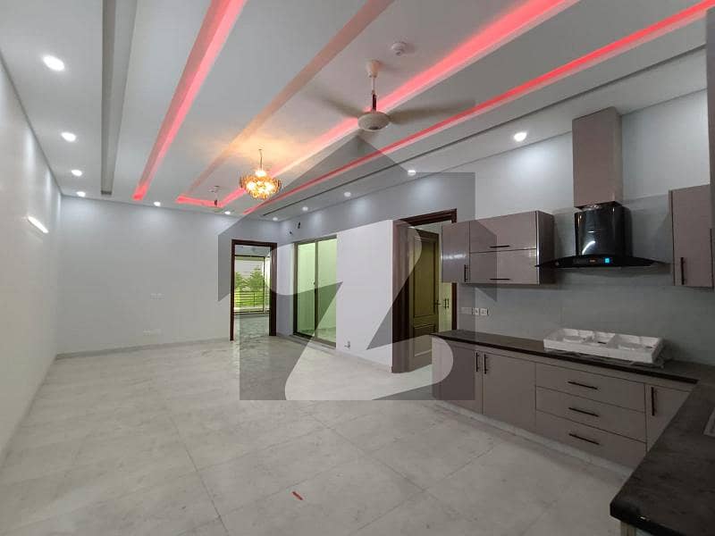 1 KANAL UPPER PORTION PORTION DHA PHASE 7 LAHORE AVAILABLE FOR RENT