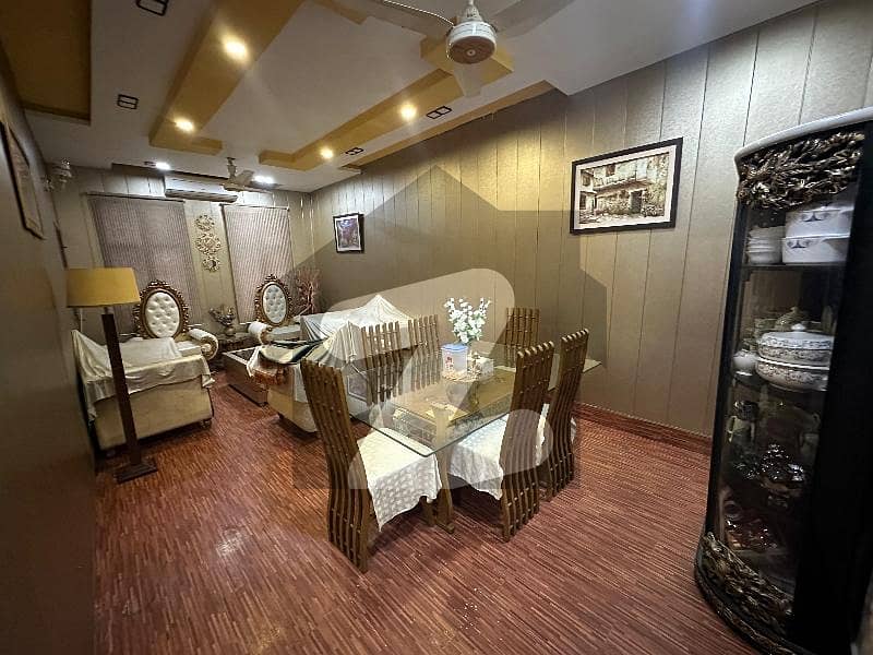 حسن ٹاؤن لاہور میں 5 کمروں کا 11 مرلہ مکان 2.65 کروڑ میں برائے فروخت۔