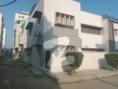 پی ای سی ایچ ایس بلاک 2 پی ای سی ایچ ایس,جمشید ٹاؤن,کراچی میں 8 کمروں کا 16 مرلہ مکان 15.0 کروڑ میں برائے فروخت۔
