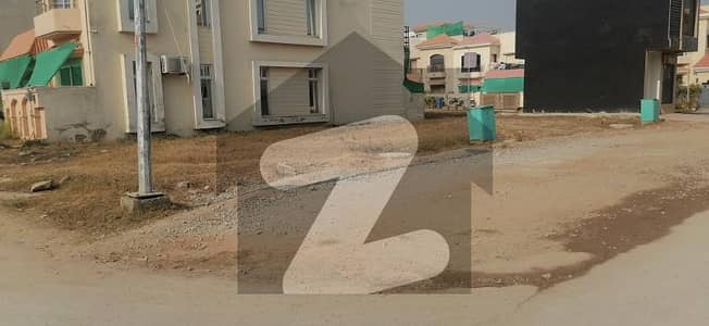 1.3 Marla Corner Commercial Plot Available For Sale In Usman Block