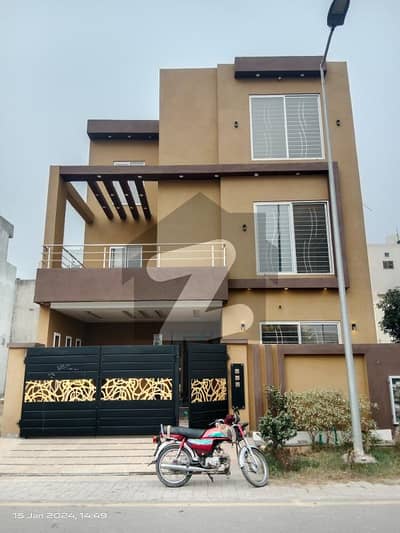 @7 Marla Slightly Used House For Sale In E Block, 
Dream Gardens
 Phase 2, Lahore.