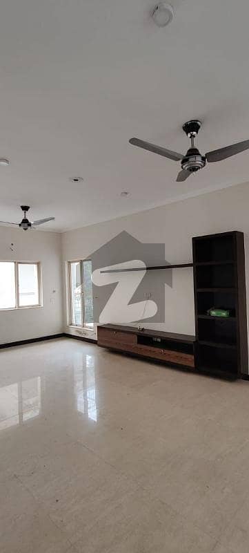 1 Kanal Full House Available For Rent In DHA Raya Phase 1
