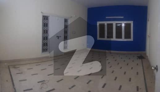 600 sq,yd Commercial Bungalow for Rent in Gulshan_e_Iqbal block-4