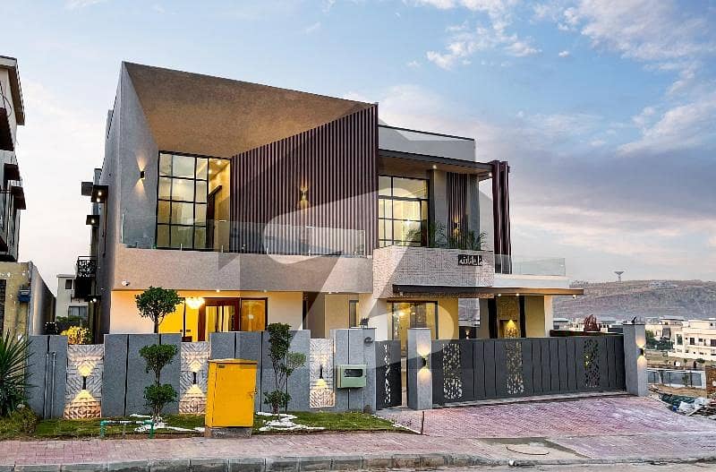 بحریہ ٹاؤن فیز 8 بحریہ ٹاؤن راولپنڈی,راولپنڈی میں 5 کمروں کا 1 کنال مکان 9.25 کروڑ میں برائے فروخت۔