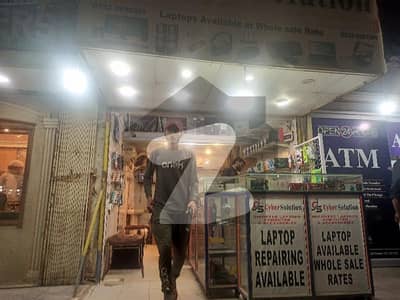 فیڈرل بی ایریا ۔ بلاک 18 فیڈرل بی ایریا,کراچی میں 6 مرلہ دکان 1.85 کروڑ میں برائے فروخت۔