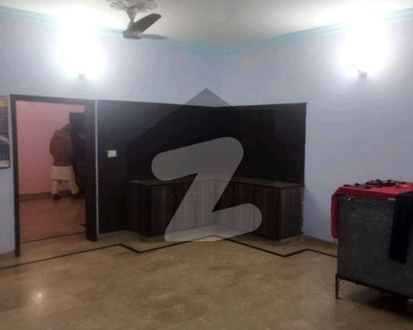 جوہر ٹاؤن فیز 1 جوہر ٹاؤن,لاہور میں 5 کمروں کا 10 مرلہ مکان 3.3 کروڑ میں برائے فروخت۔
