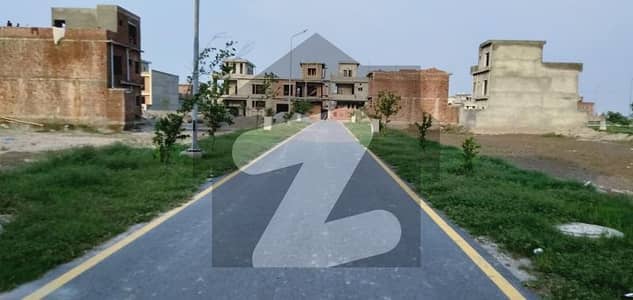 5 Marla Supreme Location Plot For Sale in Platinum Block Park View City Lahore