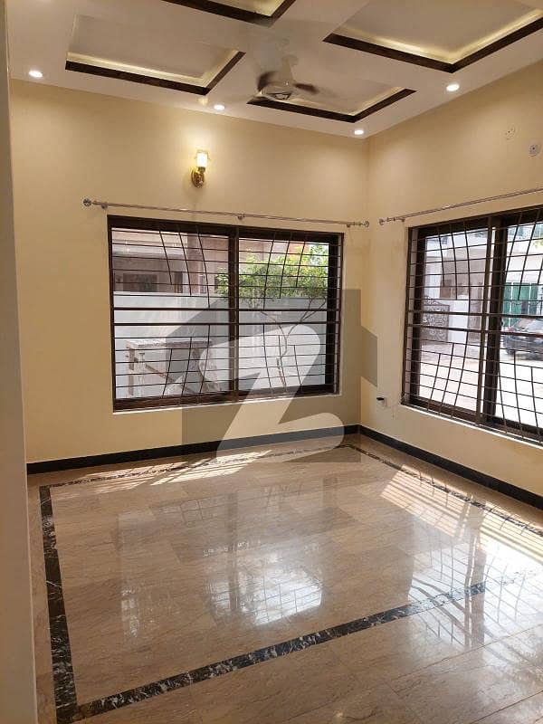 1 Kanal Upper Portion Gas Available For Rent In Lake City Sector M2
