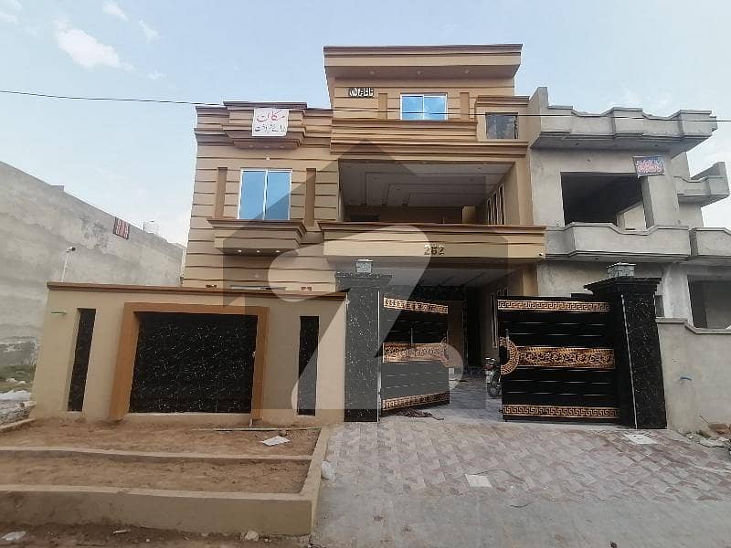 صنوبر سٹی اڈیالہ روڈ,راولپنڈی میں 7 کمروں کا 10 مرلہ مکان 2.65 کروڑ میں برائے فروخت۔