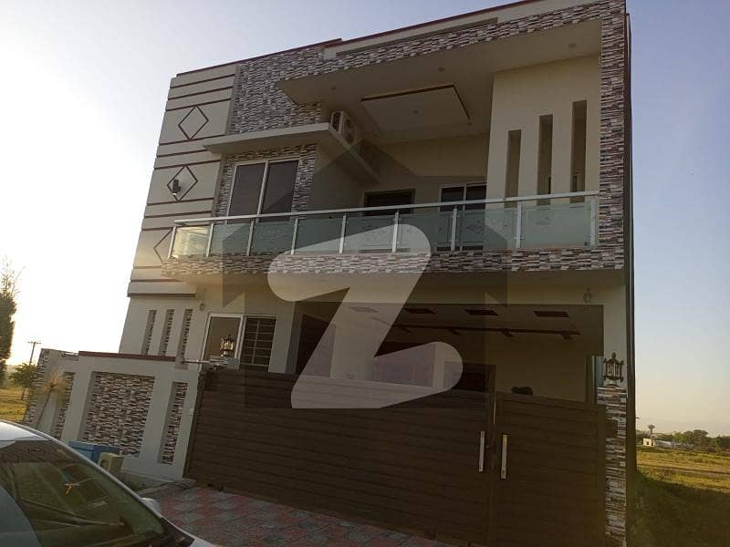 7 MARLA HOUSE AVAILABLE FOR SALE ON INSTALLMENT AT GGULBERG RESIDENICA
