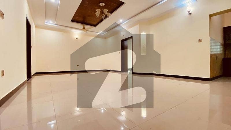 پشاور روڈ راولپنڈی میں 6 کمروں کا 4 مرلہ مکان 2.25 کروڑ میں برائے فروخت۔