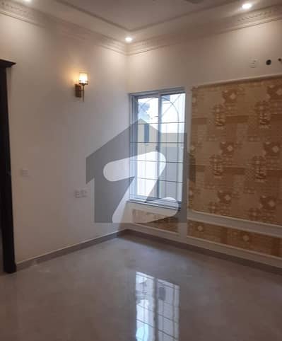 3 Beds 20 Marla Upper Portion Good Location For Rent In DHA Phase 3