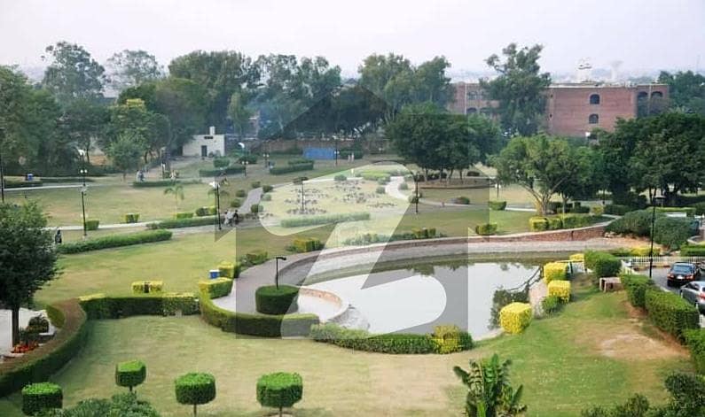 ڈی ایچ اے فیز9 پریزم - بلاک جی ڈی ایچ اے فیز9 پریزم,ڈی ایچ اے ڈیفینس,لاہور میں 1 کنال رہائشی پلاٹ 2.4 کروڑ میں برائے فروخت۔