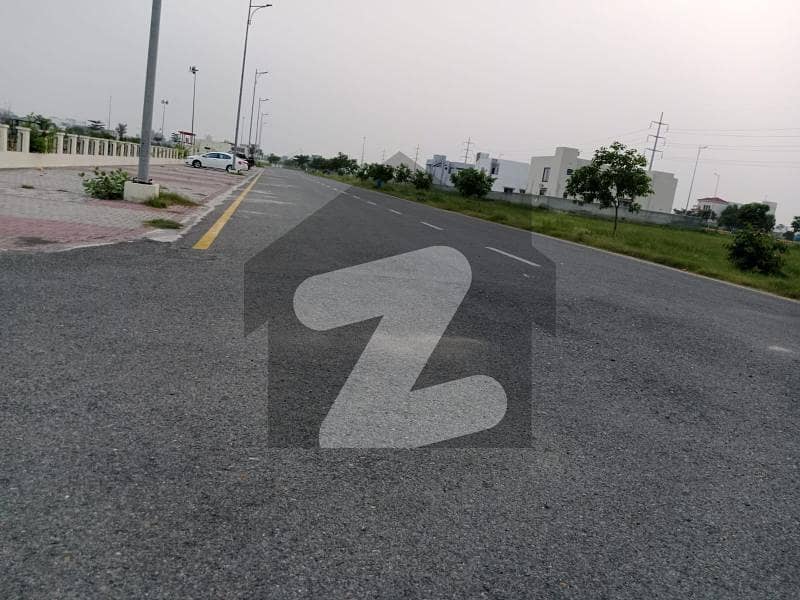 10 Marla plot for sale in DHA phase 8 block Q