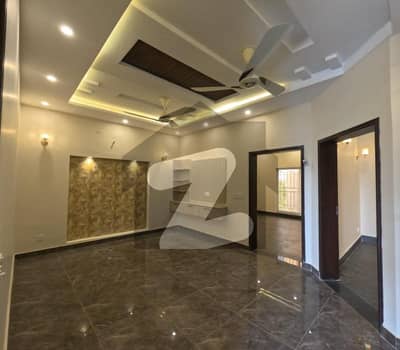 5 BEDS LUXURY 8 MARLA BRAND NEW HOUSE FOR RENT LOCATED BAHRIA ORCHARD LAHORE