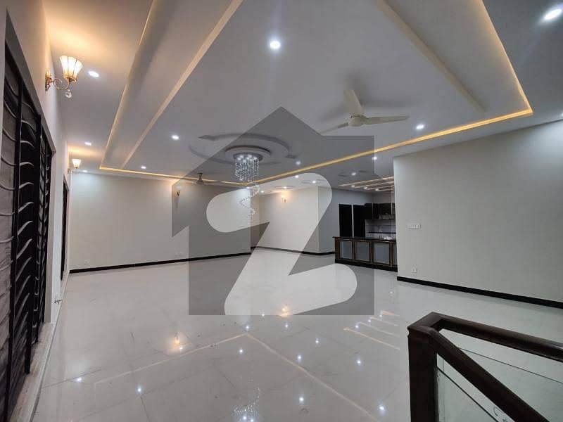 A Beautiful And Lavish Designer House For Rent