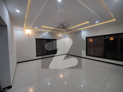 A Beautiful And Lavish Designer House For Rent