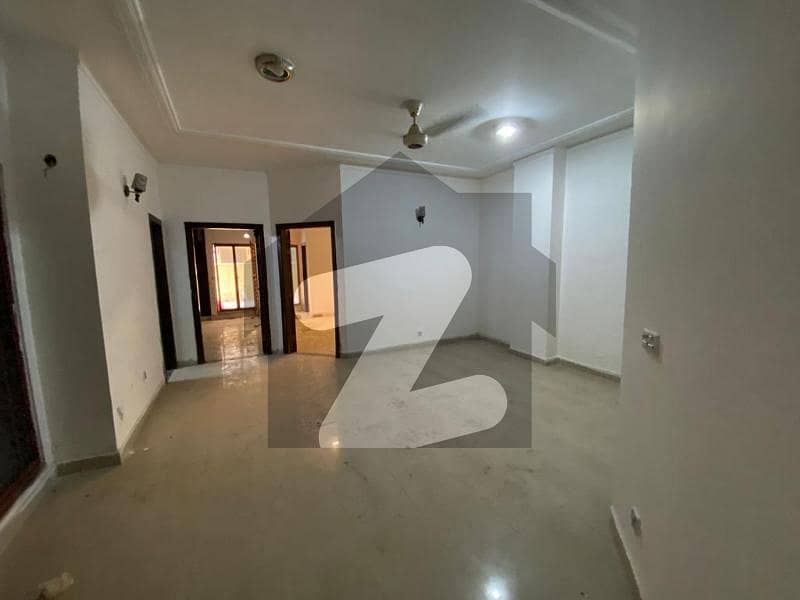 ایڈن ایوینیو ایڈن,لاہور میں 4 کمروں کا 8 مرلہ مکان 85.0 ہزار میں کرایہ پر دستیاب ہے۔