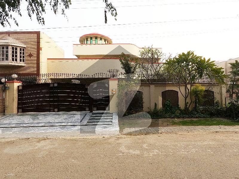 Get An Attractive Facing Park House In Lahore Under Rs. 55000000