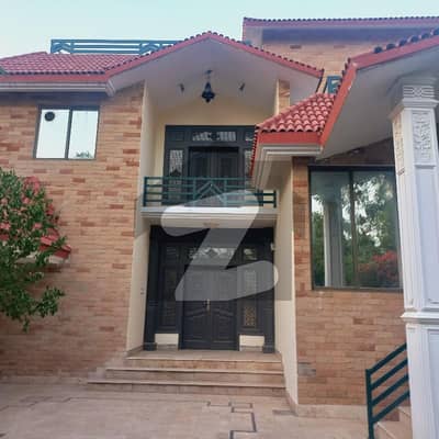 Hayatabad Phase 1 Sector E1 30 Marla House Available For Rent 7 Room Attached Bath