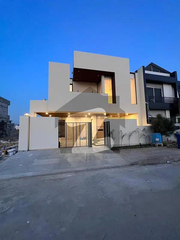 Modern Architectural Masterpiece - Unit Family Home House For Sale