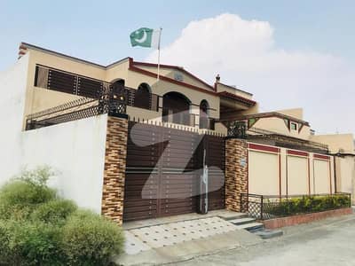 Furnished 1 Kanal House In Phase1 Beside Gulberg Model Town Commercial Area