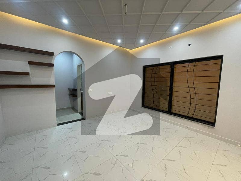 10 Marla House Situated In Central Park - Block A For Sale