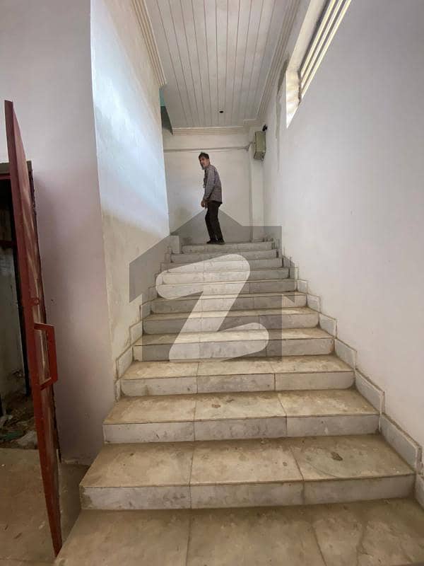 500 SQ YARD LIKE NEW FACTORY G+3 IN KORANGI INDUSTRIAL AREA FOR SALE