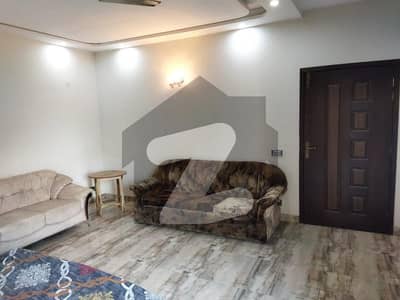 1 KANAL FURNISHED BED ROOM ONLY FOR BOYS FOR RENT IN DHA Phase 1
