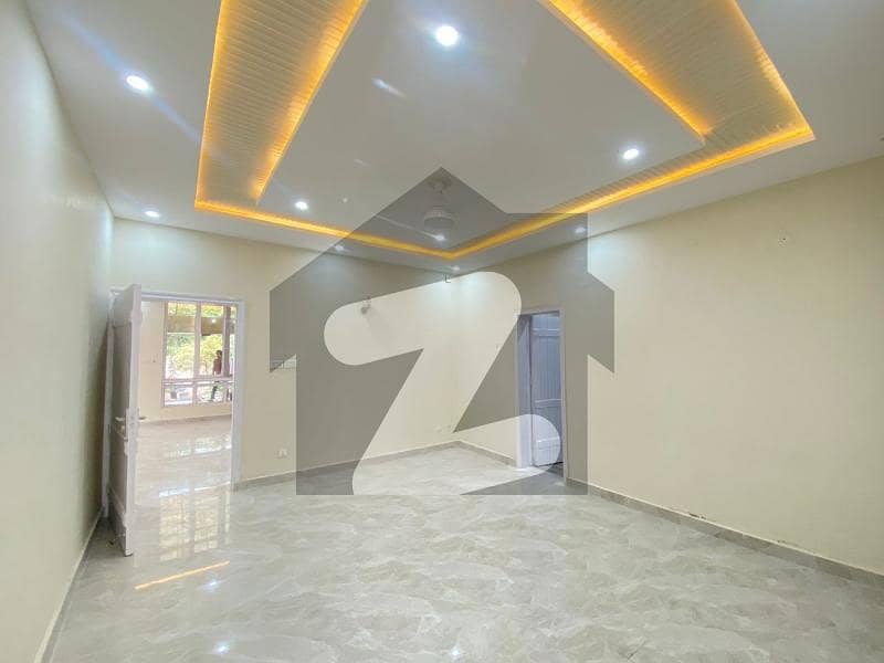 DHA PHASE 3 HOUSE FOR RENT IDEAL LOCATION 8 MARLA